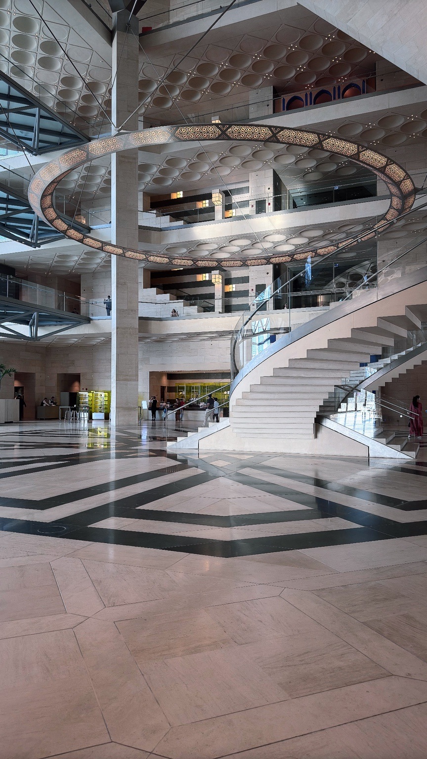 The stair as a sculptural centre. Museum of Islamic Art.