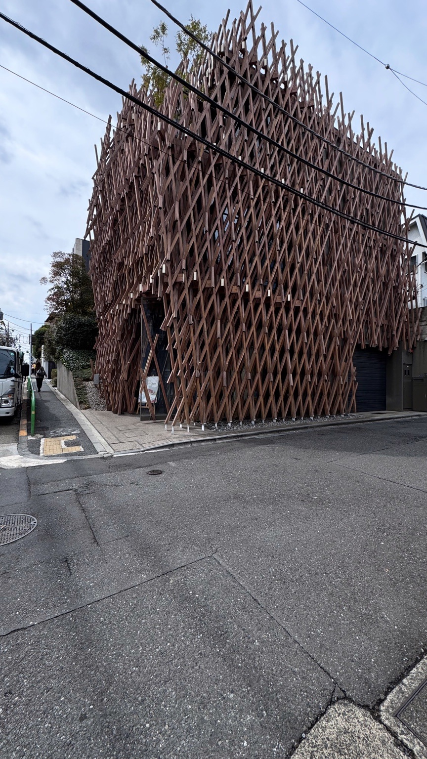A second approach. SunnyHills, Minami-Aoyama.