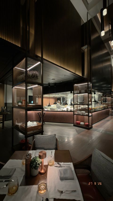 The café counter and display